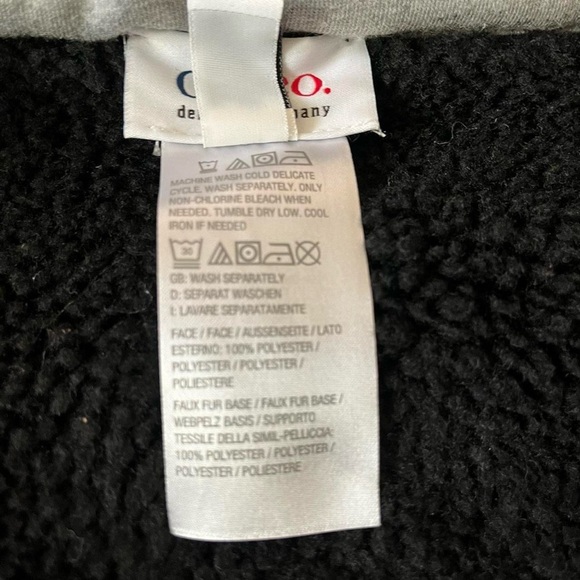 Black faux fur hooded coat with pockets #fauxfur #hoodedcoat - Picture 7 of 7